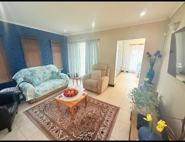 3 BEDROOM HOUSE FOR SALE IN VANDERBIJLPARK SE 2
